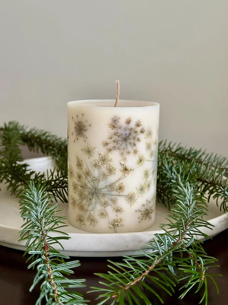 Vela botánica de soja - Flor de copo de nieve, aroma invernal (pino, canela, vainilla), 9x7,5 cm, 100% cera de soja