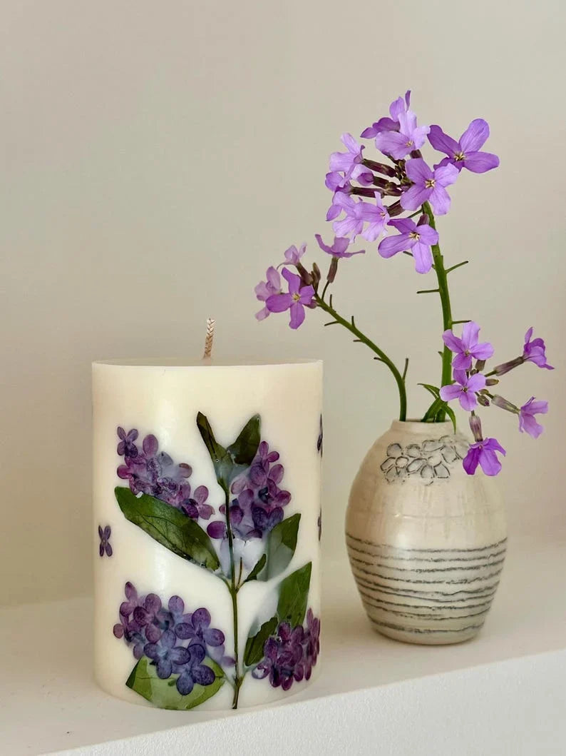 Vela de soja con flores de lila naturales, cera de soja, mecha de algodón, 9 x 7,5 cm