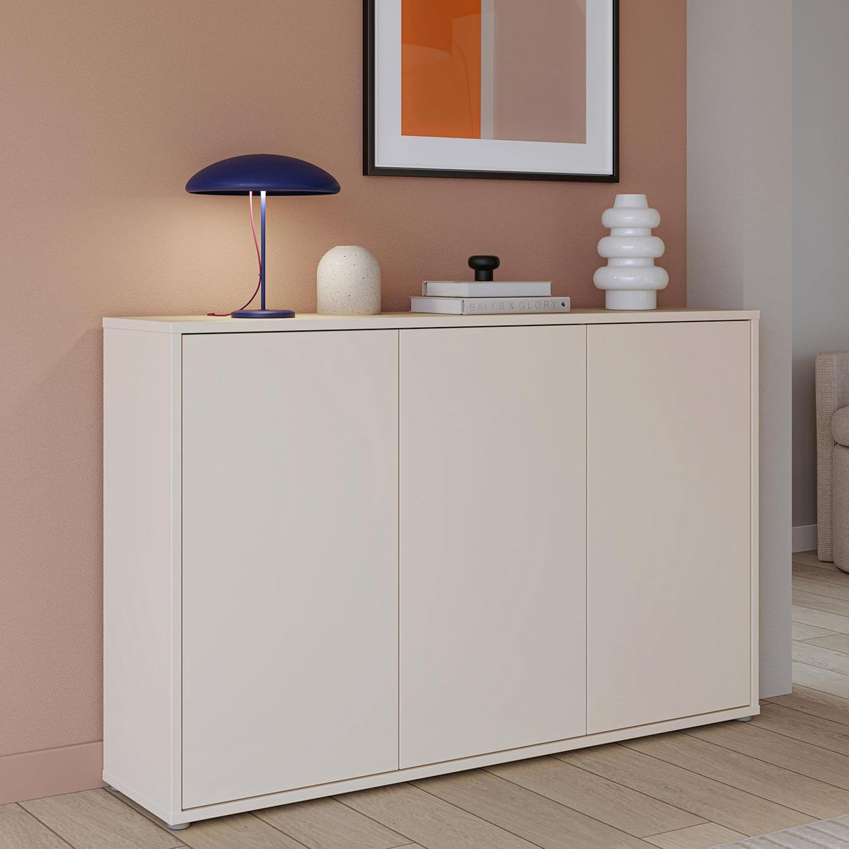 Cómoda Forte Alice Springs 150 155, aparador grande con 3 puertas de armario, pasillo, salón, dormitorio, madera de ingeniería, beige cachemira, 154,2 cm de ancho x 99,1 cm de alto x 34,9 cm de profundidad