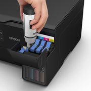 Impresora multifunción A4 de depósito de tinta EcoTank ET-2840 con Wi-Fi y hasta 3 años de tinta incluida