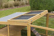 Parque exterior Kerbl con protección contra fugas (distancia entre barrotes de 2,5 cm, recinto cubierto, con techo de plástico, incluye caseta para animales pequeños + plataforma de observación) 81708