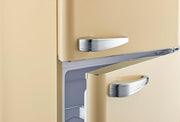 Frigorífico combi Wolkenstein KG250.4RT SC Crema | 249 litros de capacidad neta | 4* | 69 litros de congelador | Tirador exterior cromado | Detalles plateados | Independiente