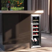Cecotec Vinoteca de libre instalación Bolero GrandSommelier 1250 CoolWood. Nevera para vinos con capacidad para 12 botellas, temperatura ajustable de 8-18 ºC, luz LED y estantes de madera.