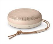Bang & Olufsen Beosound A1 (2.ª gen.) – Altavoz Bluetooth portátil inalámbrico, resistente al agua IP67, sonido 360 grados, asistente de voz Alexa y manos libres, 18 horas de batería - Black Anthracite