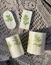 Vela de cera de soja con diseño de ruda lituana, 9 cm x 7,5 cm, aromática, vertida a mano