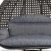 LeisureMod Silla Colgante Huevo para 2 Personas con Soporte - Columpio Hamaca Lounger de Ratán para Patio Exterior/Interior con Cojines