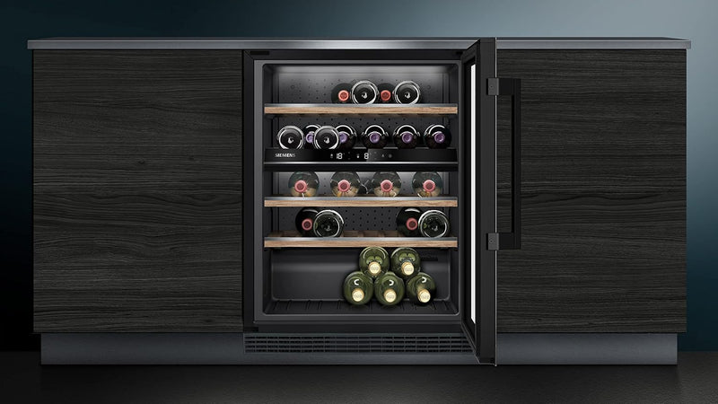 Vinoteca Siemens KU21WAHG0 iQ500, 82 x 60 cm, 44 botellas, temperatura: 5-20 °C, dos zonas de temperatura controladas por separado, 120 L