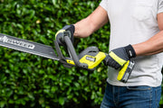 RYOBI - Cortasetos lineal 18V - Diseño en línea - Cuchillas 55 cm - apertura 24 mm - HedgeSweep - 1 batería Lithium+ 18V 2,0 Ah y 1 cargador 1,5 A - RY18HT55A-120