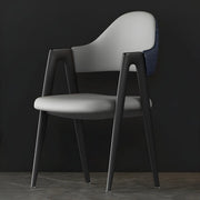 Silla de comedor con reposabrazos de cuero moderna curvada de respaldo abierto