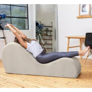 Avana Sleek Chaise Lounge para yoga - Fabricado en EE. UU. - Ideal para estiramientos, relajación, ejercicio y más, 60 pulgadas de largo x 18 pulgadas de ancho x 26 pulgadas de alto, gris claro