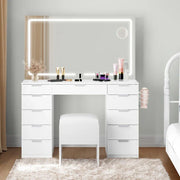 Tocador Moasis 46 con enchufe integrado, espejo iluminado y soporte para secador de pelo - 55.8" Al. x 46" An. x 11.7" Prof.