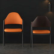Silla de comedor con reposabrazos de cuero moderna curvada de respaldo abierto