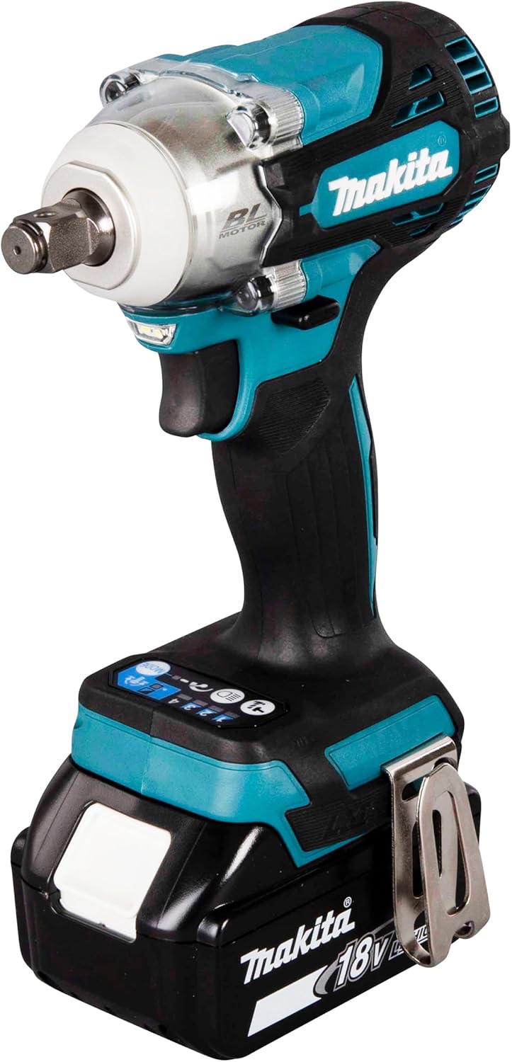Atornillador de impacto a batería Makita DTW300RTJ 18 V / 5,0 Ah, 2 baterías + cargador en maletín MAKPAC