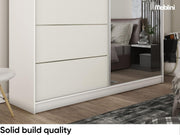Armario MEBLINI con espejo, 2 puertas - Armario de puertas correderas con barra para ropa - Armario de dormitorio con estantes - Armario - MAKIRA - 200 cm - Blanco/Blanco + Espejo