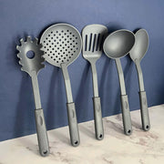 AM5535 : Batería de cocina de 15 piezas Arthur Martin, sartenes y cacerolas de acero inoxidable con accesorios, interior pulido espejo, compatible con todas las fuentes de calor, incluida inducción, color cromo