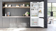 Siemens KB96NVFE0 iQ300, Frigorífico combinado encastrable XXL inteligente, nicho de 194 x 71 cm, 285 L refrigeración + 98 L congelación, Fabricado en Alemania, noFrost, hyperFresh para mayor frescura, muy silencioso, bisagra plana