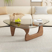 Mesa de centro triangular de madera con cubierta de cristal
