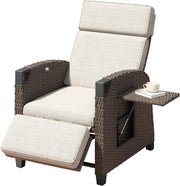 Tumbona relax Amopatio, sillón reclinable, tumbona de ratán con respaldo ajustable y mesa plegable, sillón de jardín para exteriores resistente a la intemperie, para terraza, jardín, balcón – Beige y marrón