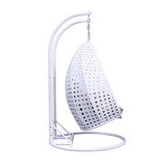 LeisureMod Silla Colgante Huevo para 2 Personas con Soporte - Columpio Hamaca Lounger de Ratán para Patio Exterior/Interior con Cojines
