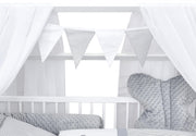 Set completo de cuna Baby Delux, cama casita de 60x120 cm, color blanco, con cajón, barrera anticaídas, colchón, ropa de cama y set de decoración (Prince Stars)