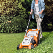 CORTACÉSPED DE BATERÍA STIHL RMA 339 - SISTEMA AK
