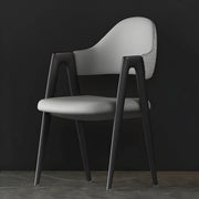 Silla de comedor con reposabrazos de cuero moderna curvada de respaldo abierto