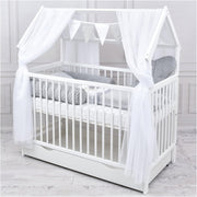 Set completo de cuna Baby Delux, cama casita de 60x120 cm, color blanco, con cajón, barrera anticaídas, colchón, ropa de cama y set de decoración (Prince Stars)