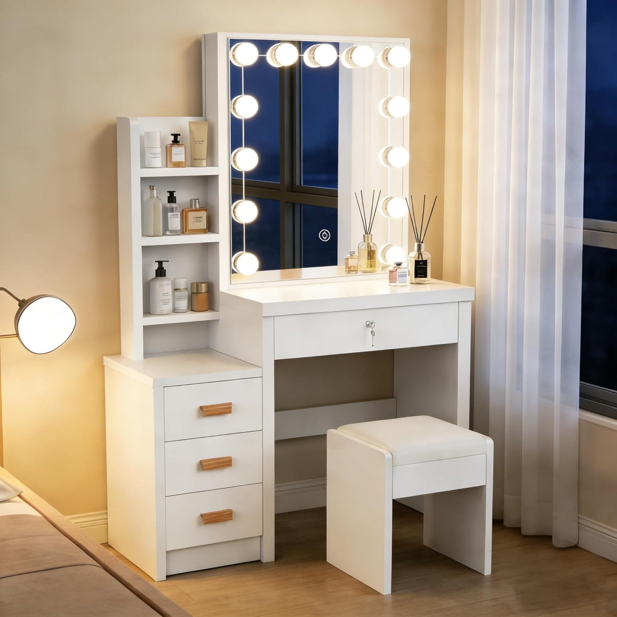 Tocador con espejo e iluminación, mesa de maquillaje, con 4 cajones, 4 estantes abiertos para dormitorio, conjunto de tocador con luces y taburete, 3 estantes ocultos