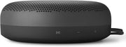Bang & Olufsen Beosound A1 (2.ª gen.) – Altavoz Bluetooth portátil inalámbrico, resistente al agua IP67, sonido 360 grados, asistente de voz Alexa y manos libres, 18 horas de batería - Black Anthracite