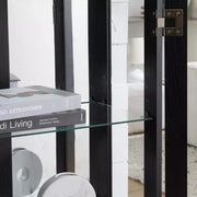 Vitrina de cristal iluminada con estantes ajustables: elegante vitrina de 2 puertas con cajón integrado, incluye bombilla