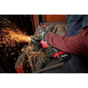 Esmeriladora angular inalámbrica M18 FUEL de 18V con motor sin escobillas de 4-1/2 pulg./5 pulg. con interruptor de paleta, dos baterías de 6.0 Ah y cargador