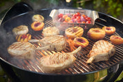 Barbacoa de carbón 57 cm Original Kettle Premium con soporte y ruedas, 2342 cm² de superficie de cocción, termómetro en la tapa