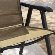 Juego de 4 sillas plegables para patio Outsunny con un diseño sencillo y elegante, cómodas para la terraza, el jardín, el patio y para viajar.