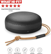 Bang & Olufsen Beosound A1 (2.ª gen.) – Altavoz Bluetooth portátil inalámbrico, resistente al agua IP67, sonido 360 grados, asistente de voz Alexa y manos libres, 18 horas de batería - Black Anthracite