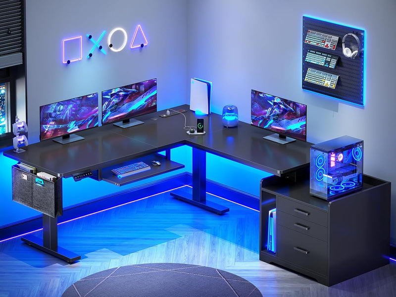 Escritorio de pie eléctrico en forma de L SEDETA con archivador, escritorio de computadora para oficina en casa de 63 x 53'' con altura ajustable, cajones, toma de corriente, mesa de juegos de pie con luces LED, bandeja para teclado, negro