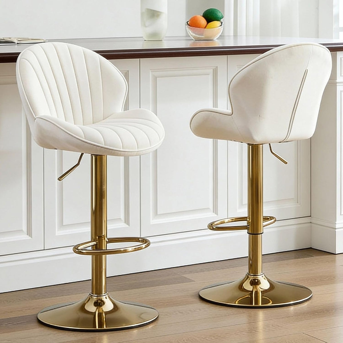 Chairus Juego de 2 taburetes de bar giratorios, silla de bar de terciopelo ajustable en altura, taburetes de bar modernos para cocina con reposapiés, beige