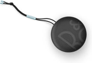 Bang & Olufsen Beosound A1 (2.ª gen.) – Altavoz Bluetooth portátil inalámbrico, resistente al agua IP67, sonido 360 grados, asistente de voz Alexa y manos libres, 18 horas de batería - Black Anthracite