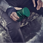 Bang & Olufsen Beosound Explore – Altavoz Bluetooth inalámbrico portátil para exteriores, hogar y viajes, 27 horas de autonomía, resistente al agua, sonido 360° + cable de carga USB-C – Negro antracita
