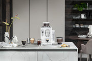 Cafetera superautomática De'Longhi Rivelia EXAM440.55.W con sistema de leche LatteCrema, recipiente de granos intercambiable, 16 bebidas de café y leche con solo tocar un botón, función Extra-Shot, pantalla táctil de 3,5 pulgadas, color blanco