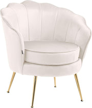 Silla tapizada Rosita I de CLP con revestimiento de terciopelo I Estructura de metal color dorado, color: crema