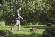 Fiskars Cortacésped manual, Cortacésped helicoidal con sistema de corte sin fricción, Ancho de corte: 43 cm, StaySharp Plus, Negro/Naranja/Plateado, 1015649