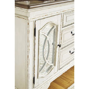 Paquete de comedor de 8 piezas Realyn en blanco/marrón de Signature Design by Ashley
