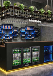 Enfriador de botellas METRO Professional GBC3003, aluminio/vidrio, 135 x 53 x 86,5 cm, 308 L, estantes ajustables, descongelación automática, iluminación LED, negro