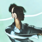 Bang & Olufsen Beoplay HX - Auriculares Bluetooth inalámbricos de gama alta con cancelación de ruido, 6 micrófonos, hasta 40 horas de autonomía, auriculares y estuche de transporte - Gold
