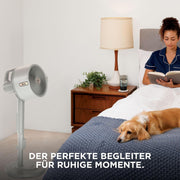 Ventilador inalámbrico con nebulizador Shark FlexBreeze Pro para interiores y exteriores con sistema de rociado, depósito de agua portátil, alcance de 20 m, ventilador de pie y de mesa, 5 niveles de velocidad, silencioso, mando a distancia, Dove FA300WHEU