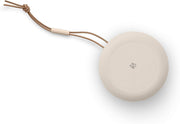 Bang & Olufsen Beosound A1 (2.ª gen.) – Altavoz Bluetooth portátil inalámbrico, resistente al agua IP67, sonido 360 grados, asistente de voz Alexa y manos libres, 18 horas de batería - Black Anthracite