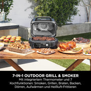 Ninja Woodfire Parrilla eléctrica, ahumador y freidora de aire, barbacoa para exteriores 7 en 1, freír con aire, ahumar, asar, hornear y más, resistente a la intemperie, antiadherente, portátil, eléctrica, gris/negro OG701EU
