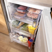 Congelador vertical Cecotec 97 L Bolero CoolMarket TF 97 White. Clase energética E, diseño compacto, puerta reversible, 3 cajones, dimensiones 55,1 x 57,5 x 83,5 cm, color blanco