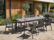 Mesa de jardín Beliani HPL efecto piedra gris rectangular 160/220x90 cm extensible con estructura de metal negra Binasco
