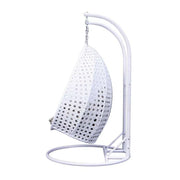 LeisureMod Silla Colgante Huevo para 2 Personas con Soporte - Columpio Hamaca Lounger de Ratán para Patio Exterior/Interior con Cojines